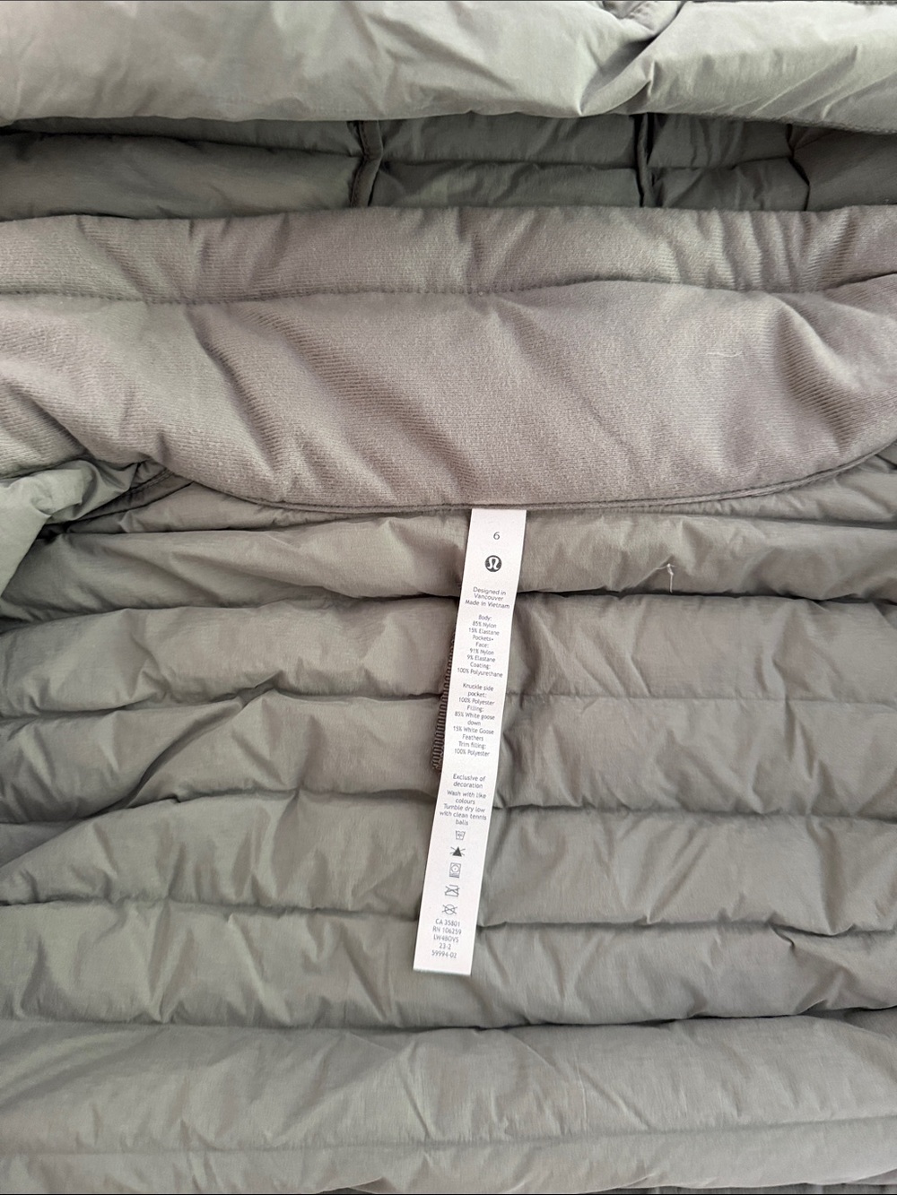 lululemon athletica Hooded Lightweight Puffer Jacket - Sage Green - Picture 2 of 5